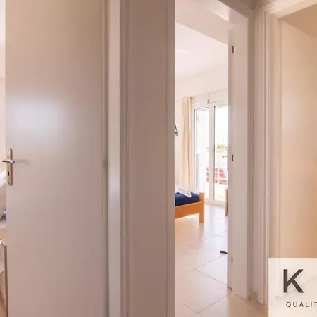 アパート Red #1 & #2, 1 Minute From Megas Lakos リクスリオン